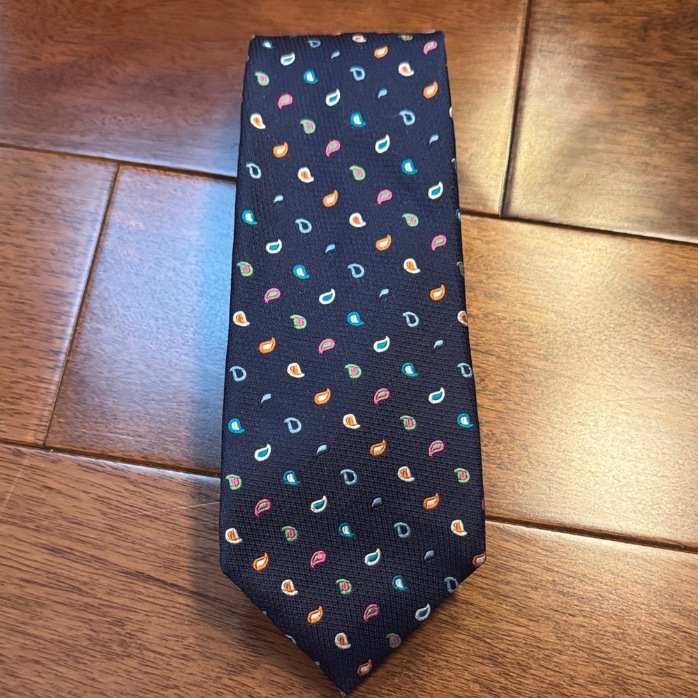 Roundtree & Yorke Multicolor Paisley Tie